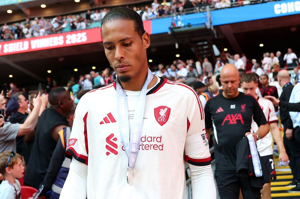 范戴克主张引援补强锋线 斯洛特强调防守稳固更为重要