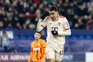 百家乐app-官方:穆西亚拉踢奥格斯堡时转身抽射破门,当选拜仁4月最佳进球