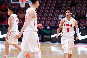 媒体人：即便裁判努力帮助 韩国还是没有逆转 中国男篮士气高涨