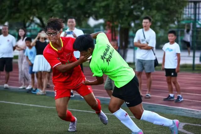 百家乐app-湘超战鼓擂响，张家界队集体亮相！奇峰三千，进球无限！（教练篇）