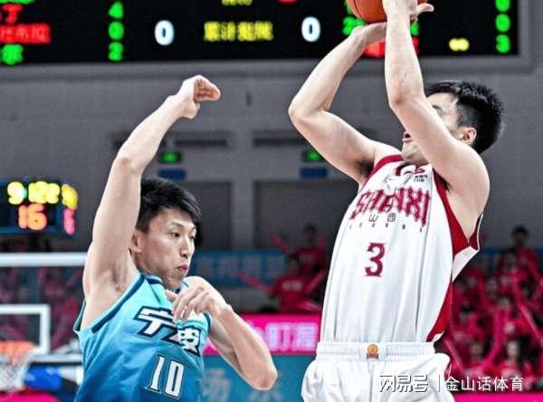 太离谱了！2米22中锋0分0助，仅抢了1个篮板，在场上竟然防自己人