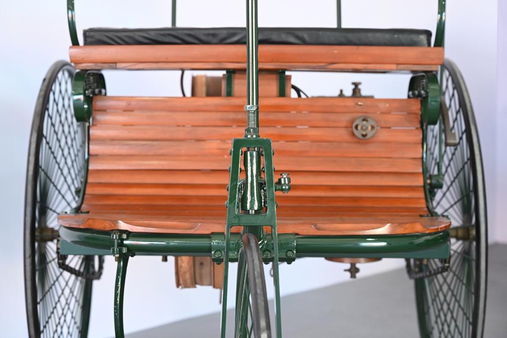 在线下注-魔都眼|上海汽车文化节联动F1启幕,这些经典车头你认识吗