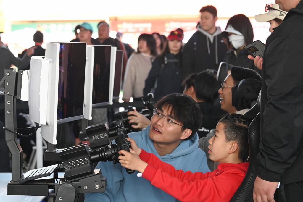 在线下注-魔都眼|上海汽车文化节联动F1启幕,这些经典车头你认识吗