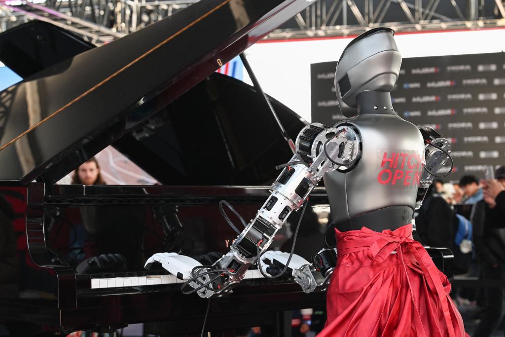 在线下注-魔都眼|上海汽车文化节联动F1启幕,这些经典车头你认识吗