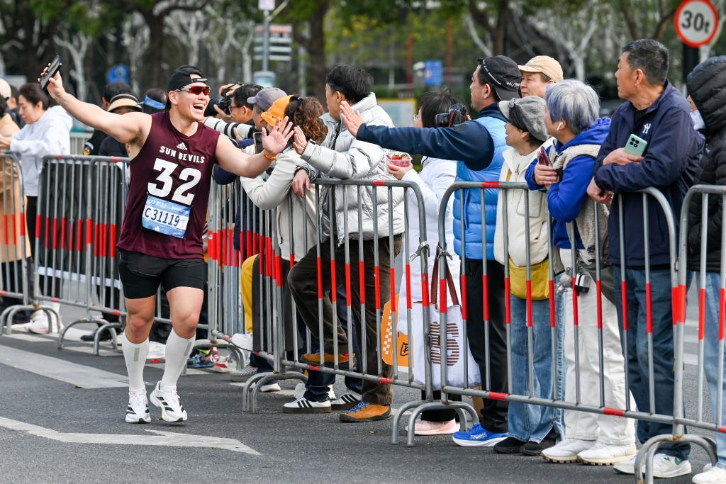 Baccarat Gaming-魔都眼｜世界跑者大聚会！上海半马吸引60多个国家和地区的选手