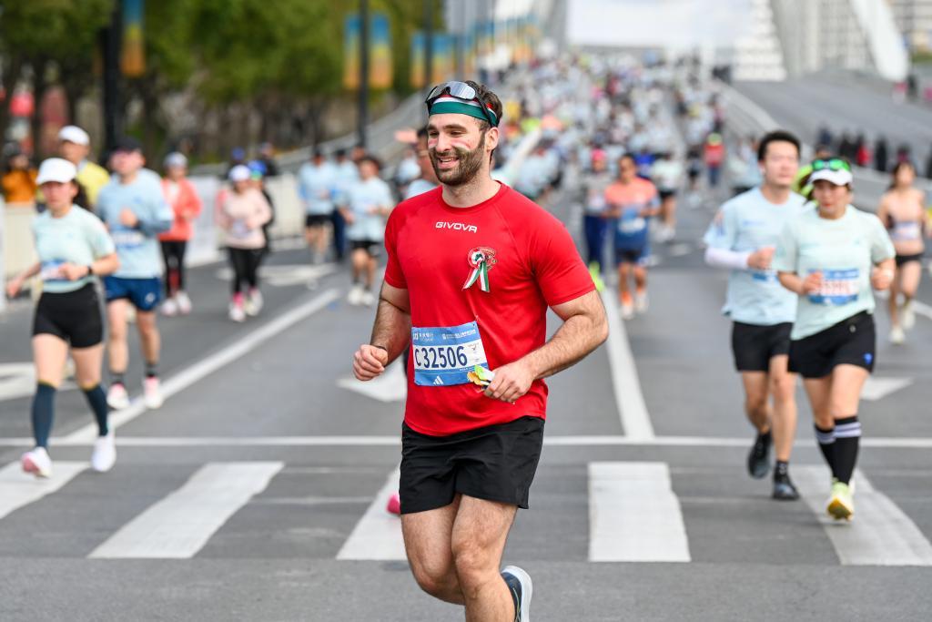 Baccarat Gaming-魔都眼｜世界跑者大聚会！上海半马吸引60多个国家和地区的选手